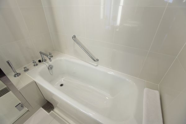 Cost of Bathtub Repair in Miami