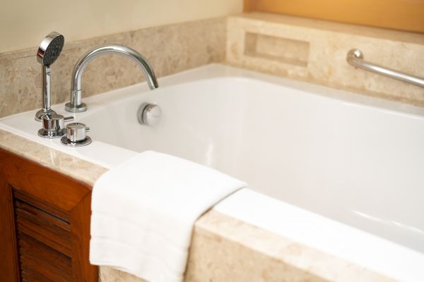 Cost of Tub Faucet Repair in Miami
